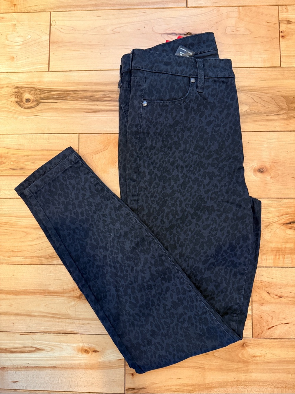NWT Buffalo David Bitton Women’s Hannah Dark Grey Leopard Skinny Jeans